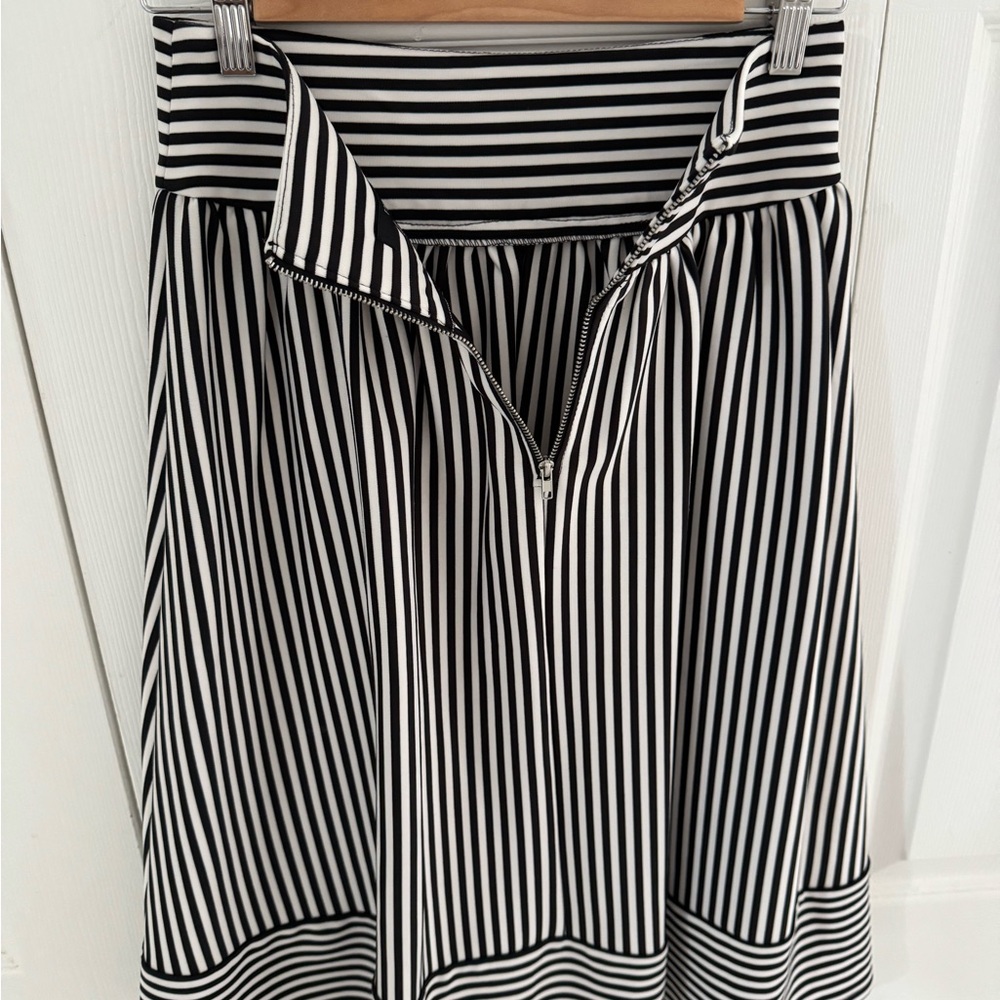 Forever 21 Black and White A-Line Skirt - Picture 3 of 4
